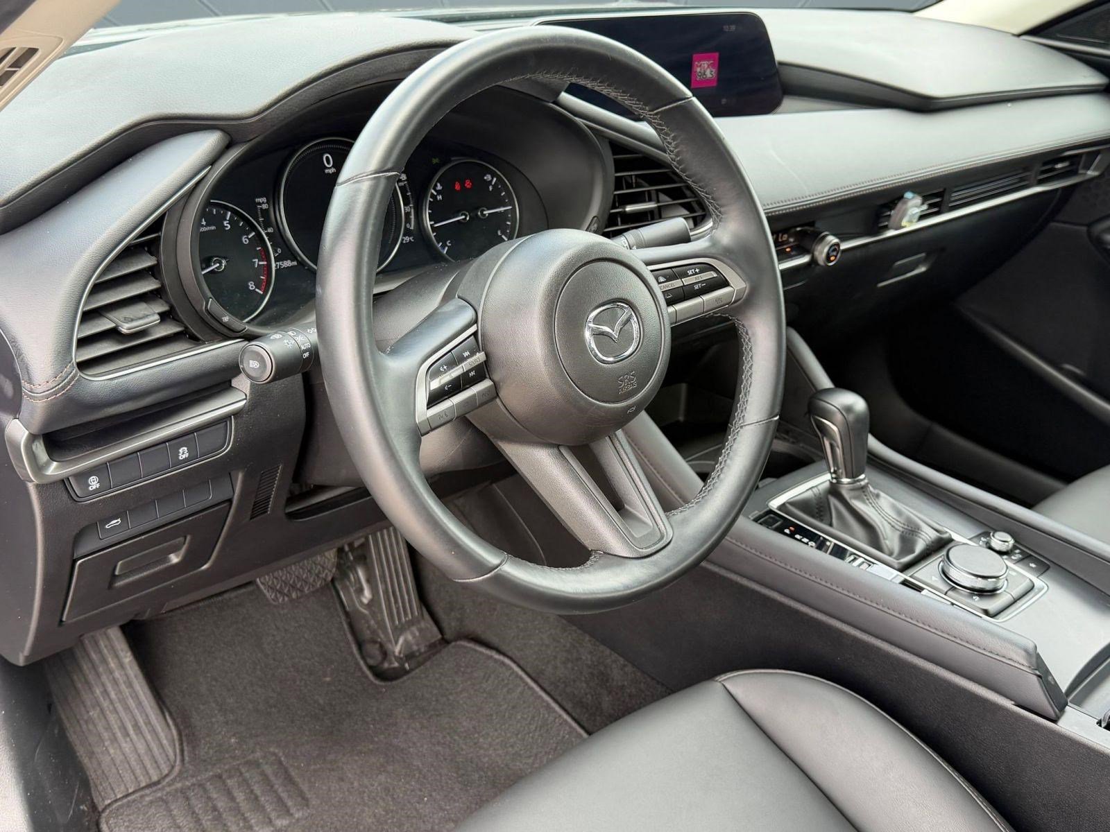 Used 2022 MAZDA MAZDA3 s FWD image 4
