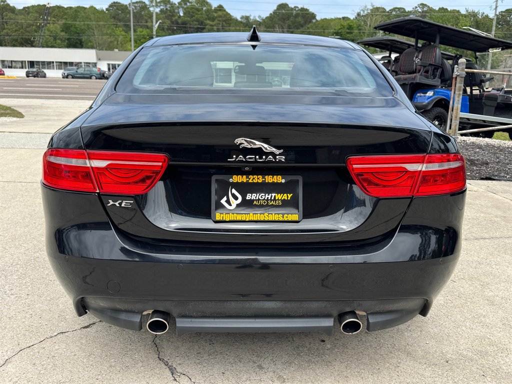 Used 2018 Jaguar XE Premium image 6