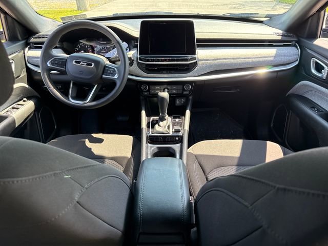 Used 2025 Jeep Compass Sport AWD/4WD image 15