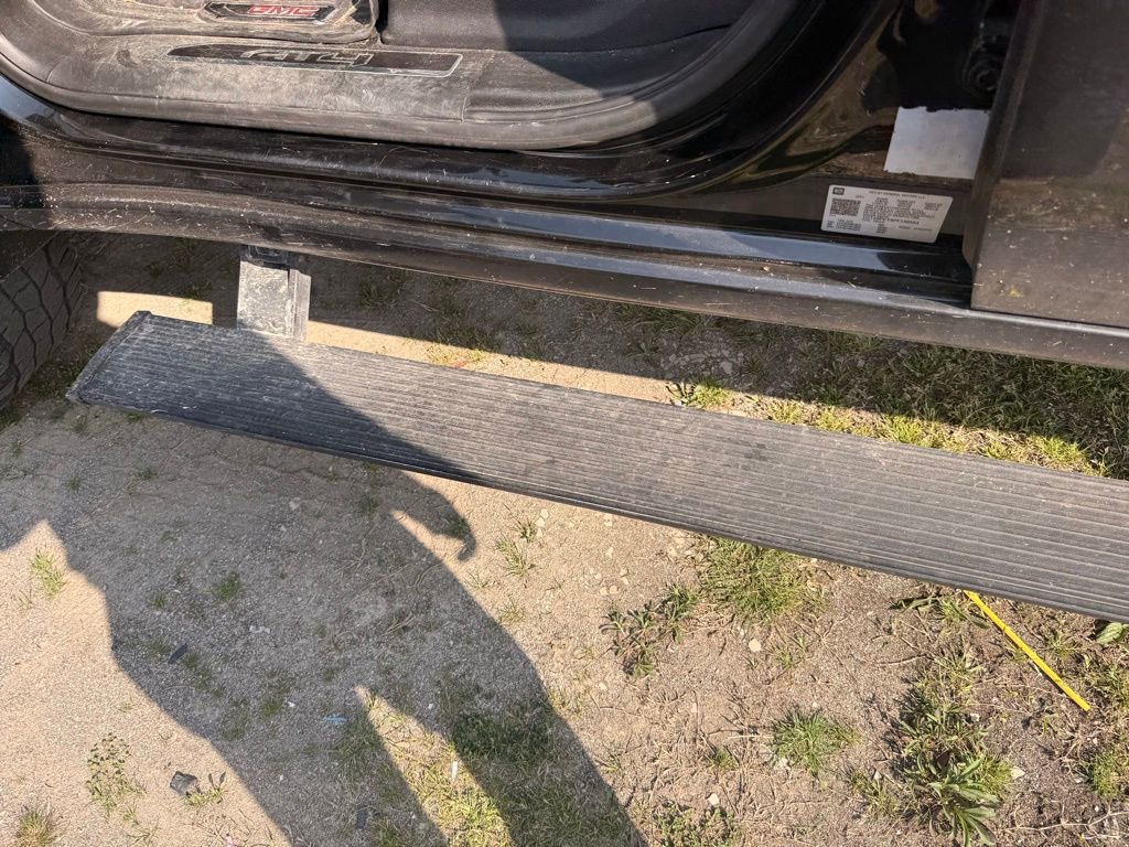 Used 2023 GMC Sierra 2500 AT4 w/ AT4 Preferred Package image 13