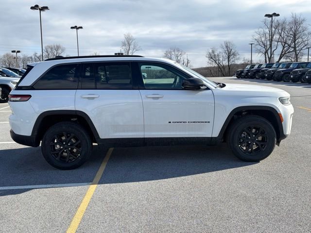 New 2026 Jeep Grand Cherokee Altitude AWD/4WD image 9