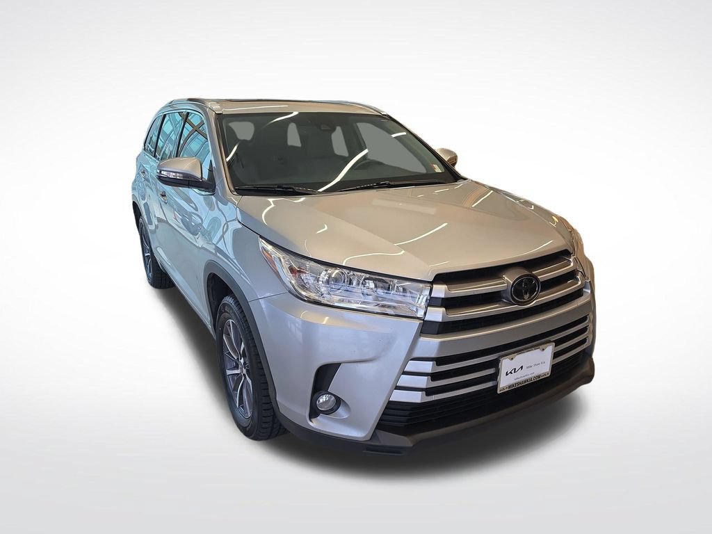 Used 2018 Toyota Highlander XLE FWD image 9