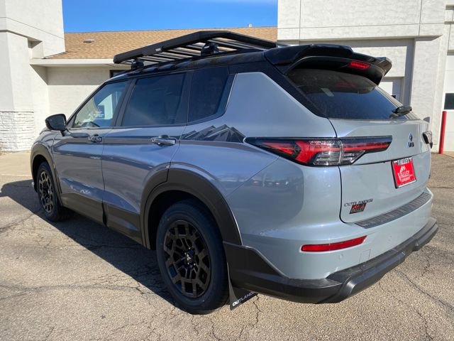 New 2026 Mitsubishi Outlander Trail Edition image 3