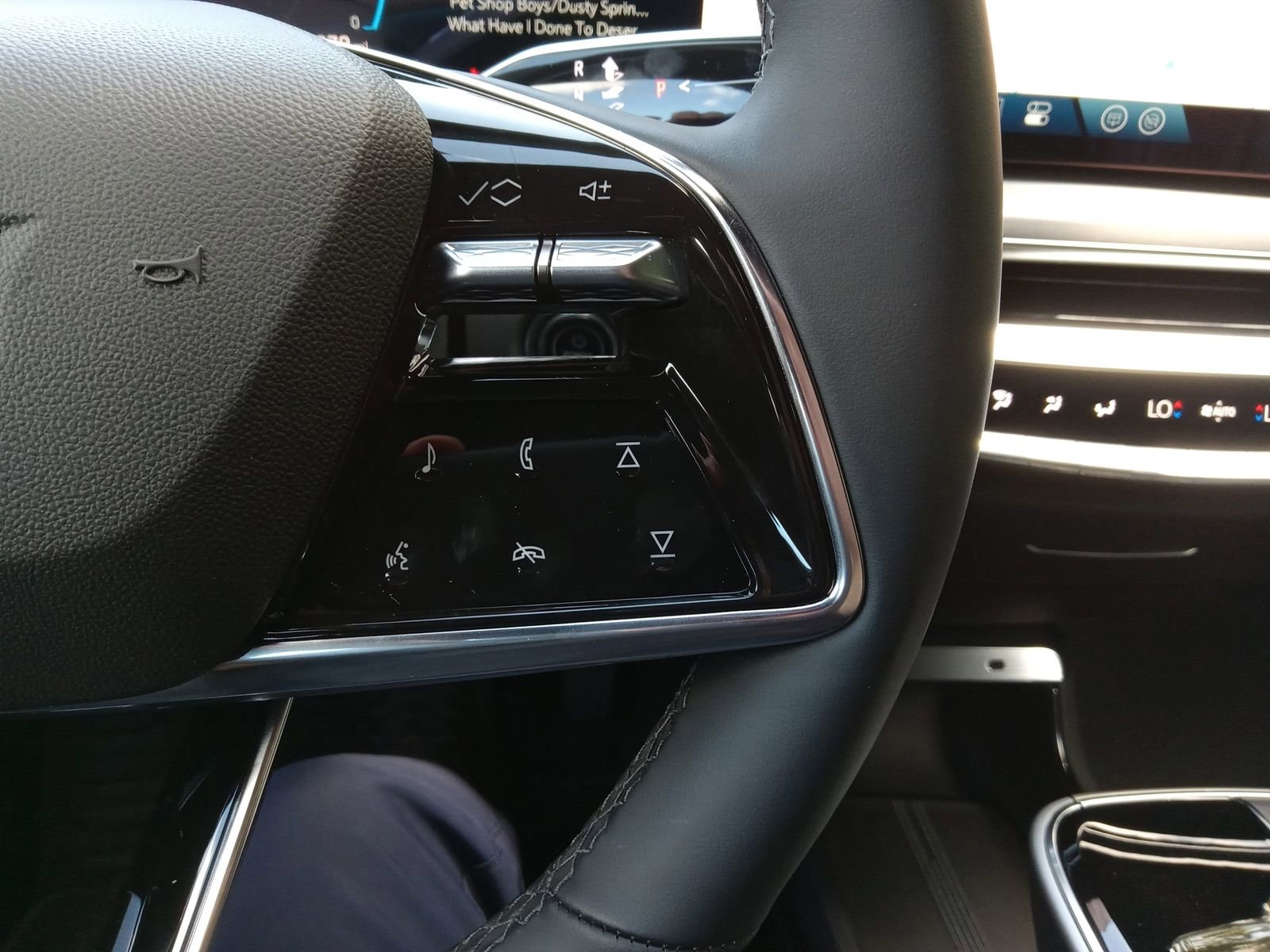 New 2025 Cadillac Lyriq Sport image 19