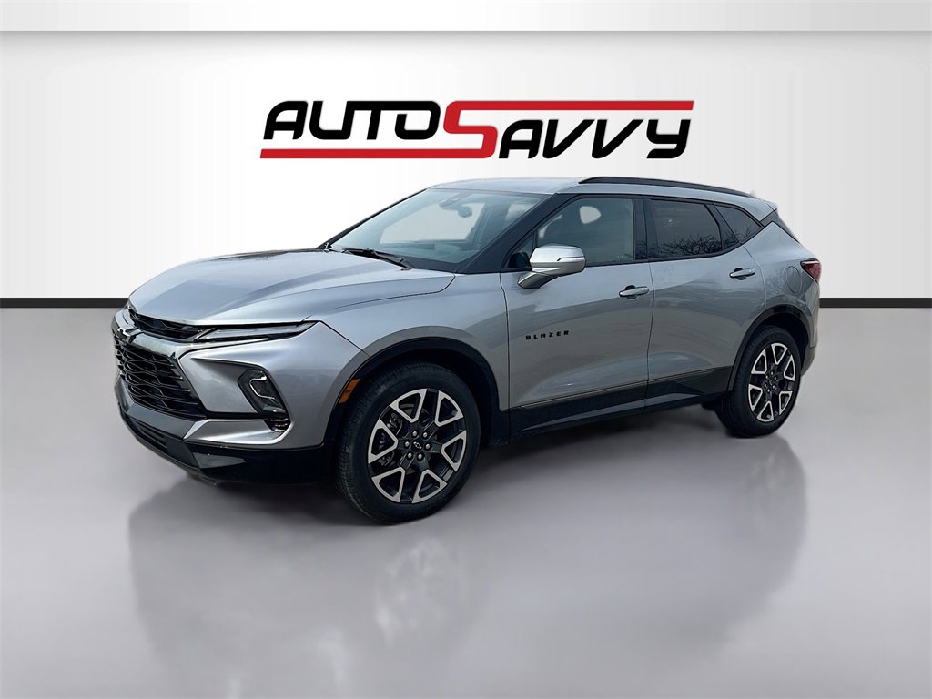 Used 2025 Chevrolet Blazer RS image 3
