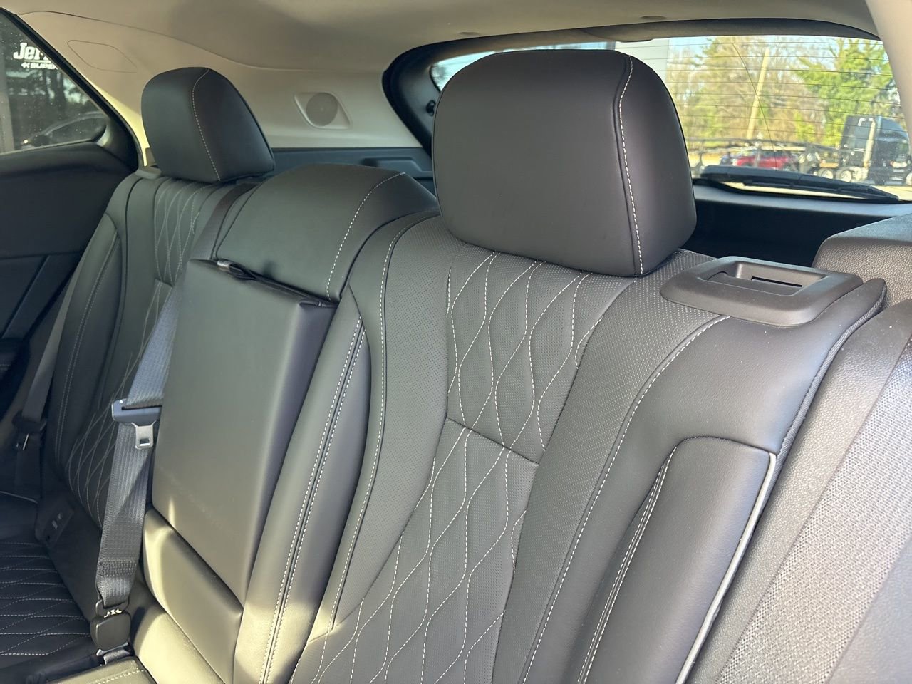 Used 2023 Buick Envision Avenir image 5