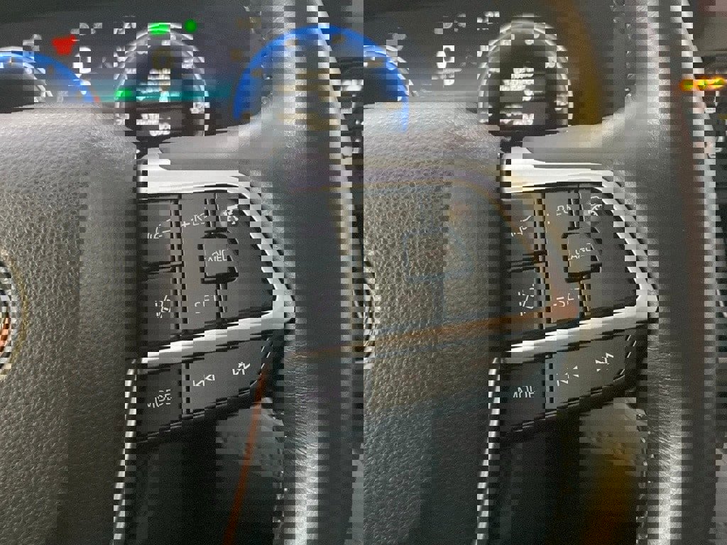 Used 2024 Toyota Highlander Platinum image 19