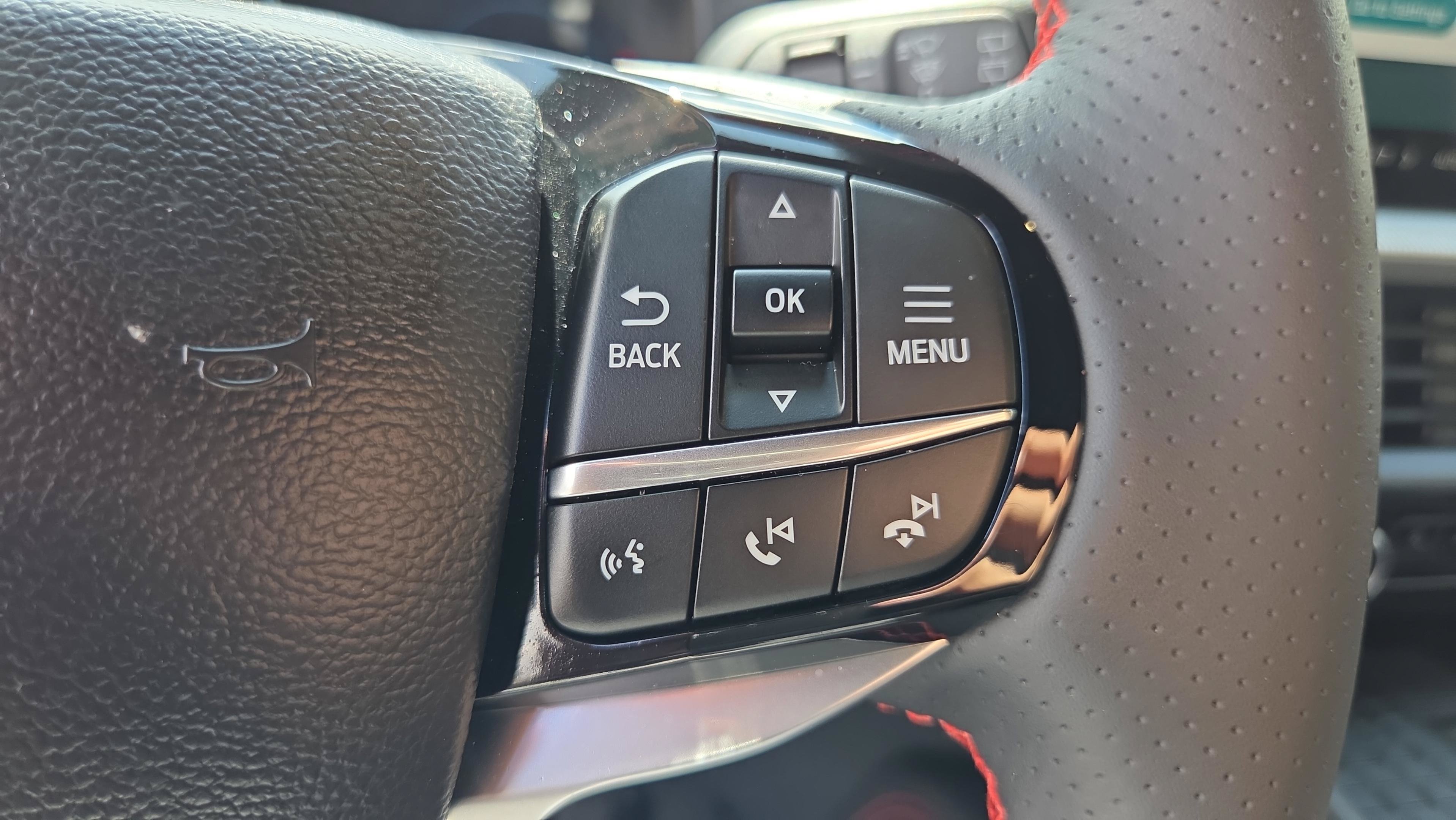 Used 2025 Ford Explorer ST-Line w/ Premium Package RWD image 25