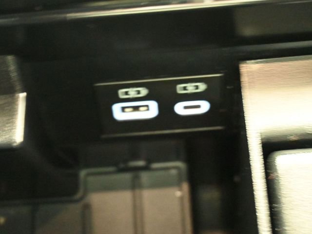 Used 2025 Toyota Sequoia Capstone image 18