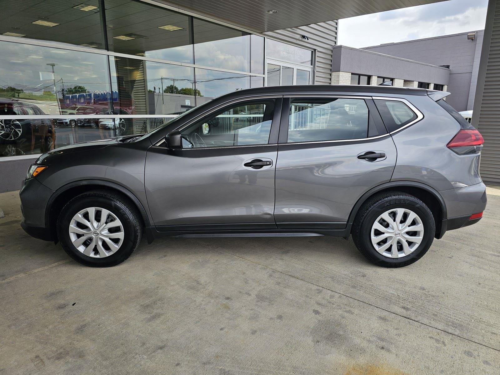 Used 2020 Nissan Rogue S image 2
