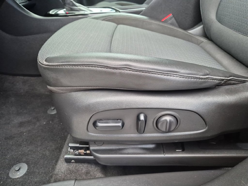 Used 2022 Buick Encore GX Select FWD image 19