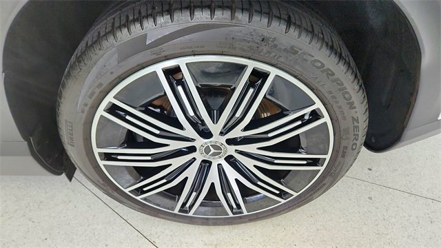 Used 2023 Mercedes-Benz EQE 500 4MATIC SUV w/ Exclusive Trim Package image 58