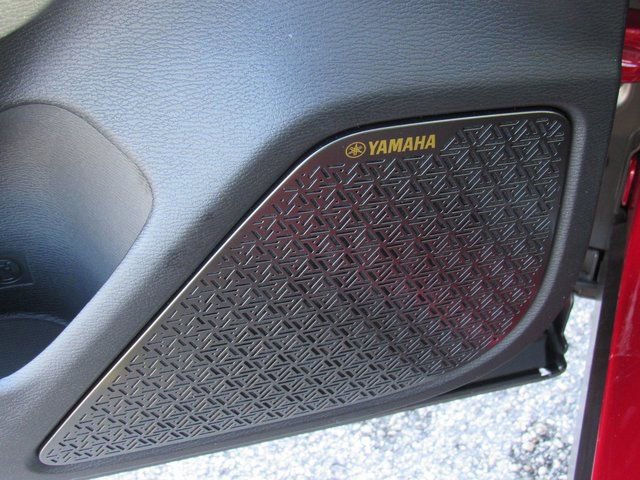 New 2025 Mitsubishi Outlander SE image 13