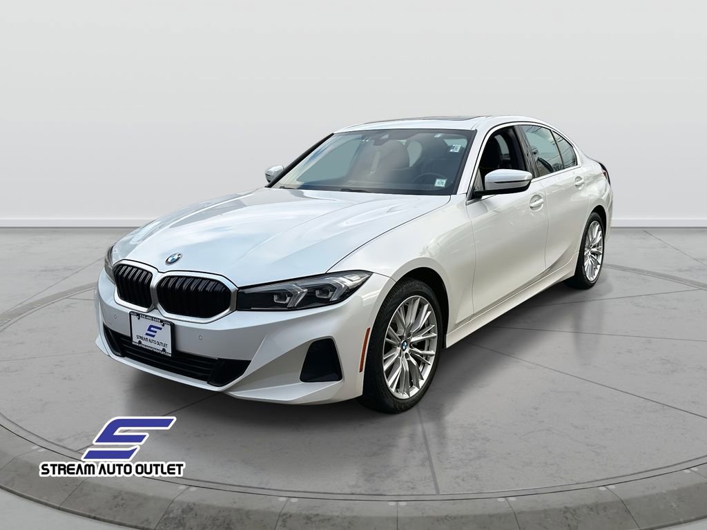 Used 2024 BMW 330i xDrive Sedan w/ Convenience Package image 3