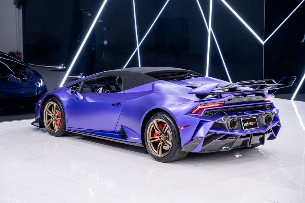 Used 2021 Lamborghini Huracan EVO RWD image 25