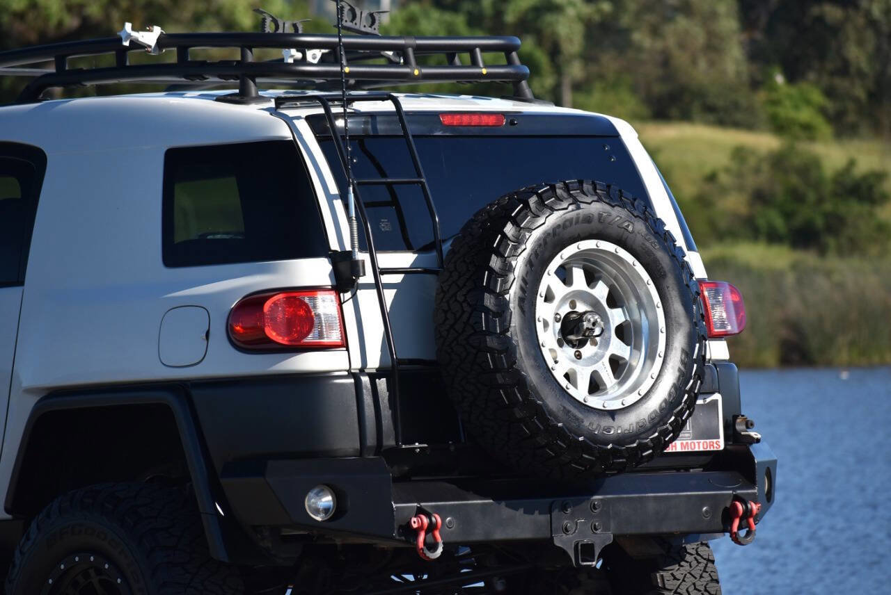 Used 2010 Toyota FJ Cruiser 4WD image 15