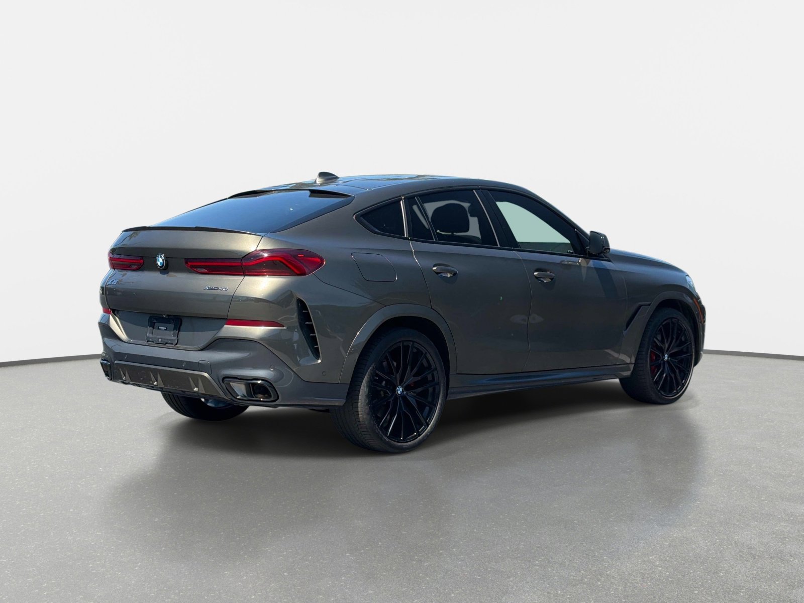 Used 2023 BMW X6 xDrive40i w/ M Sport Package AWD/4WD image 3
