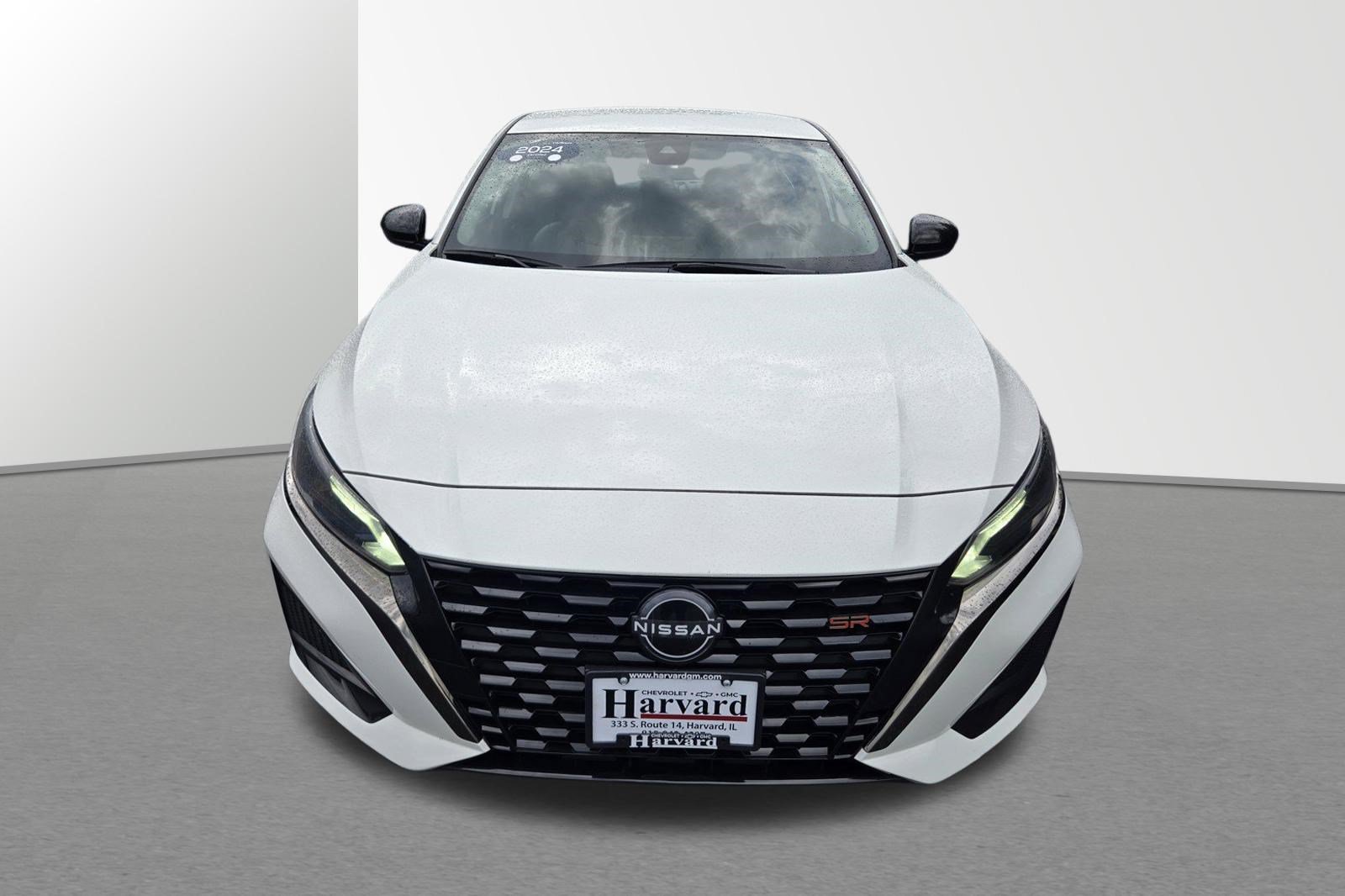 Used 2024 Nissan Altima 2.5 SR FWD image 2