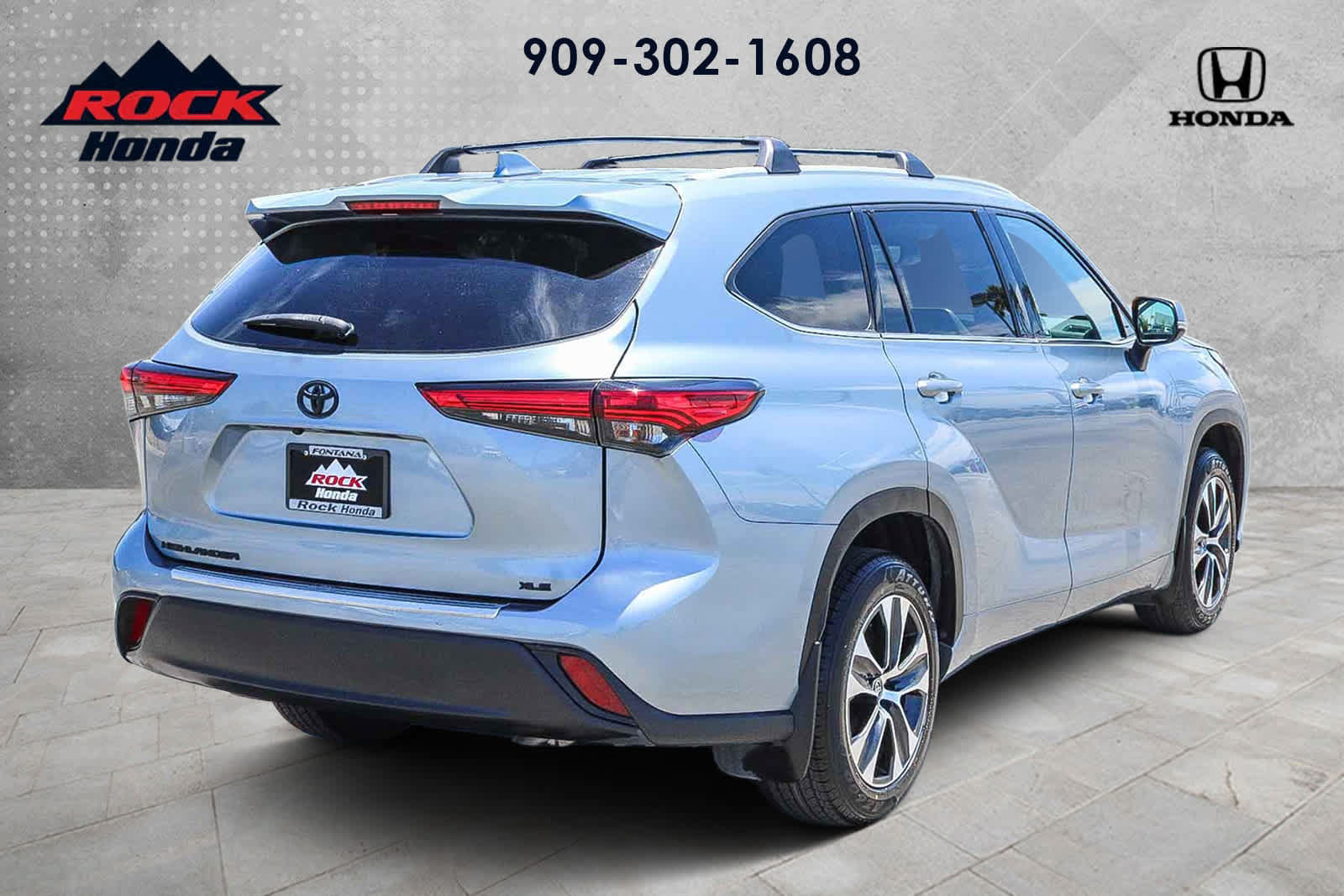 Used 2022 Toyota Highlander XLE FWD image 6