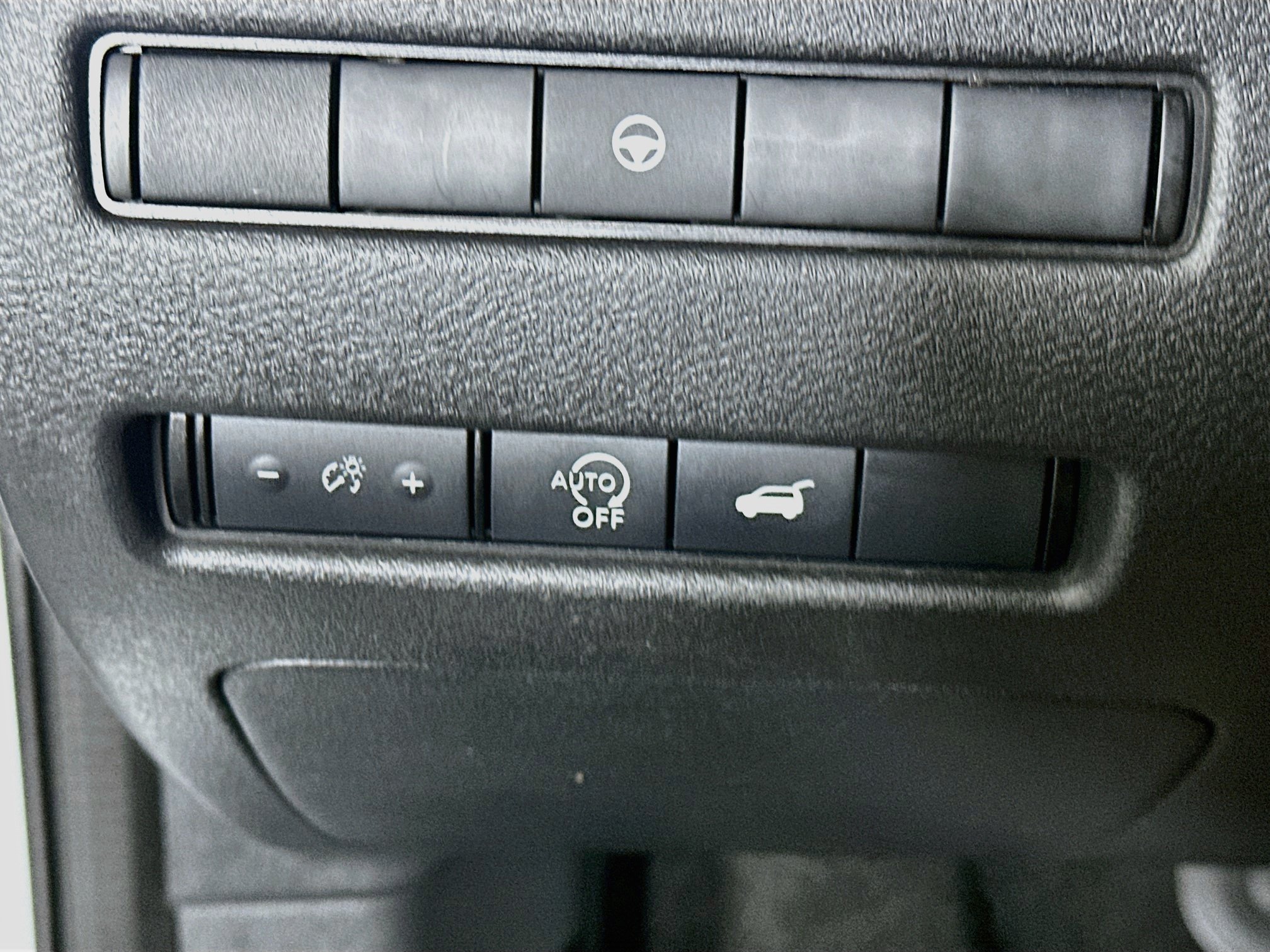 Used 2024 Nissan Rogue SV FWD image 17