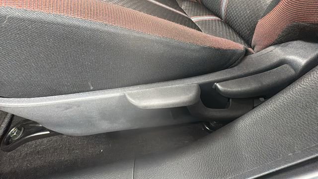 Used 2025 Nissan Versa SR image 11