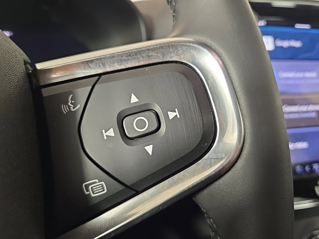 Certified 2023 Volvo XC40 B5 Plus w/ Protection Package Premier image 26