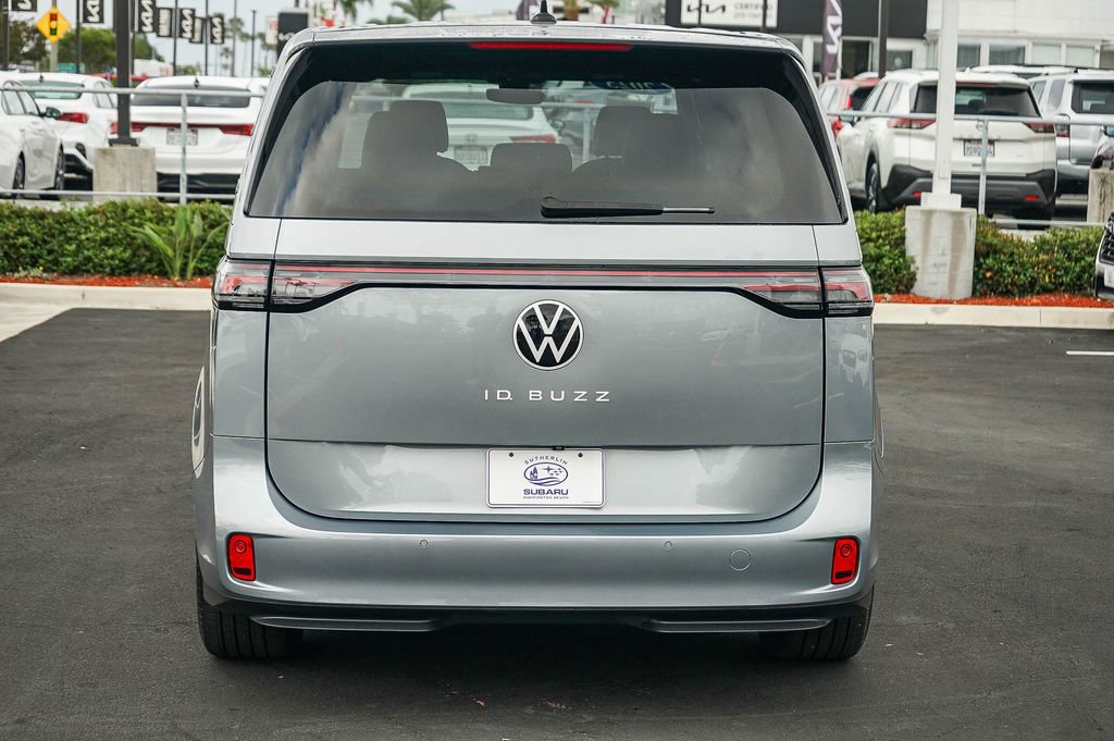 Used 2025 Volkswagen ID. Buzz Pro S RWD image 6