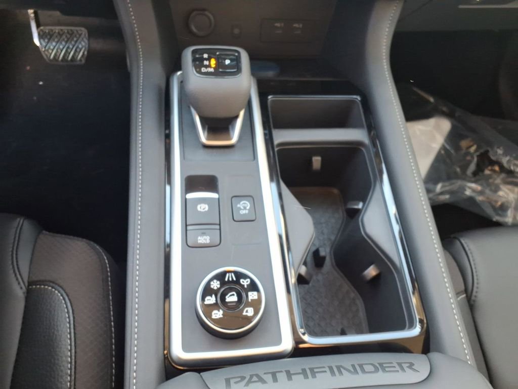 New 2026 Nissan Pathfinder SL image 14