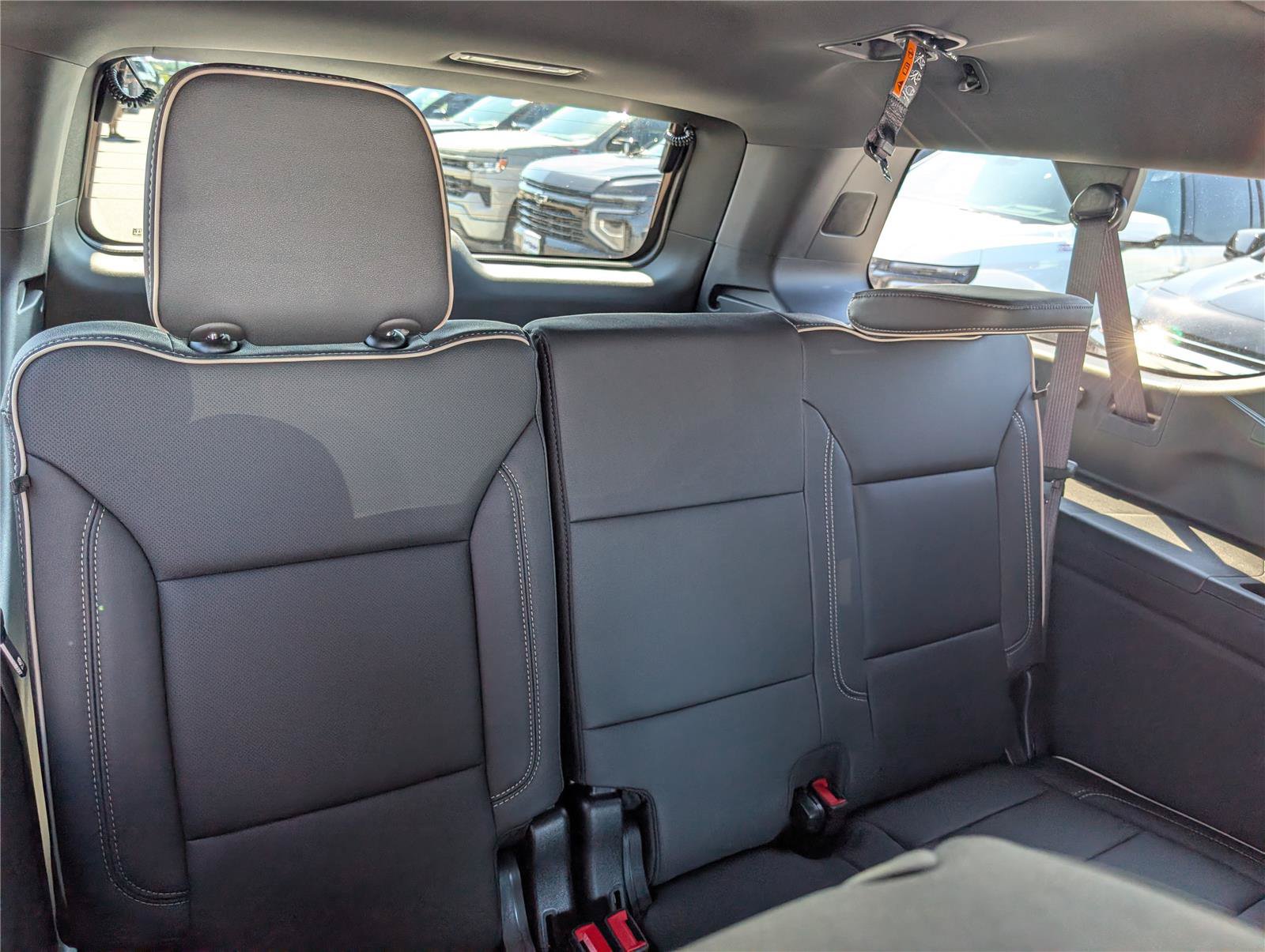 New 2026 Chevrolet Suburban Premier w/ Sun And Tow Package AWD/4WD image 9