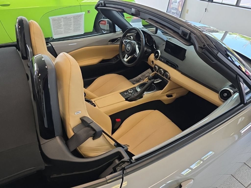Used 2024 MAZDA MX-5 Miata Grand Touring w/ Weather Package RWD image 19