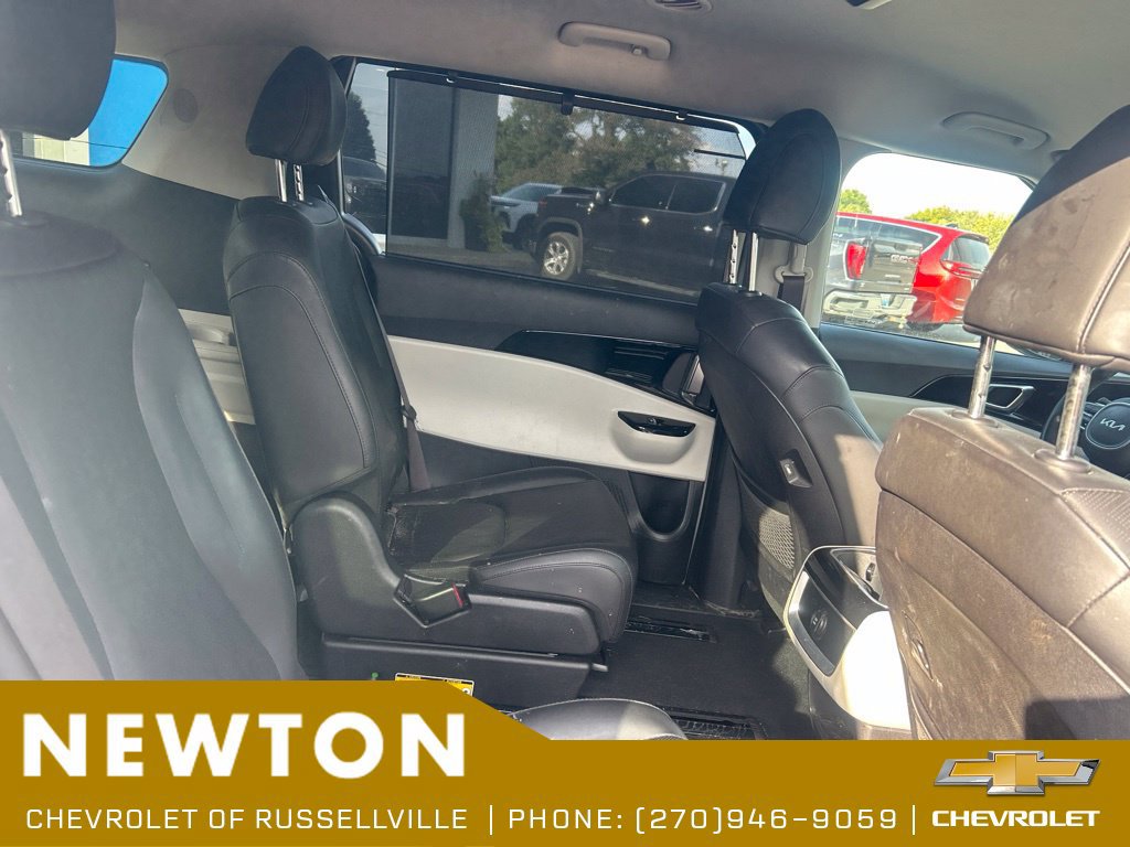 Used 2022 Kia Carnival EX FWD image 8
