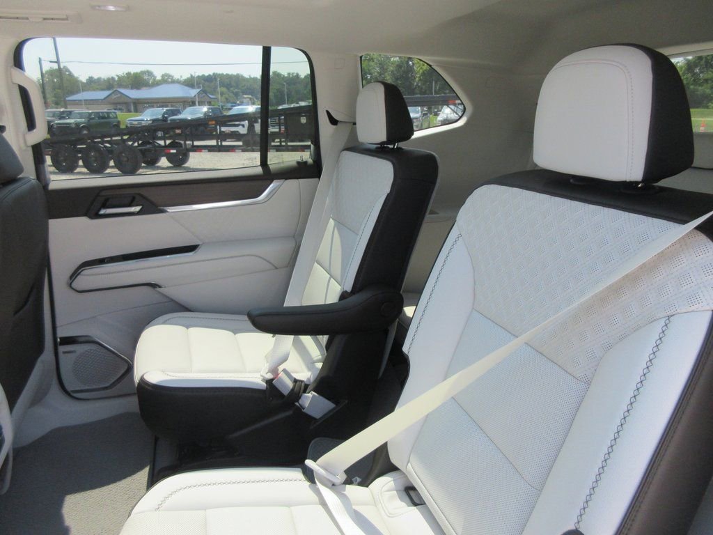 New 2026 GMC Acadia Denali w/ Super Cruise Package image 15