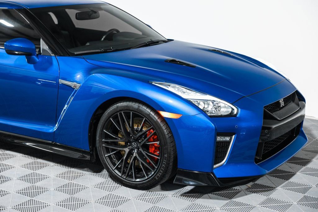 Used 2021 Nissan GT-R Premium AWD/4WD image 5