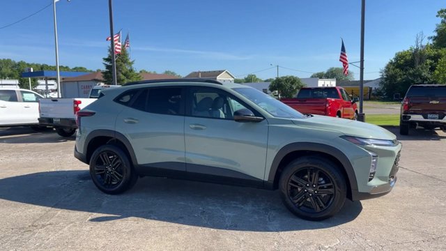 Used 2025 Chevrolet Trax ACTIV w/ Driver Confidence Package FWD image 2