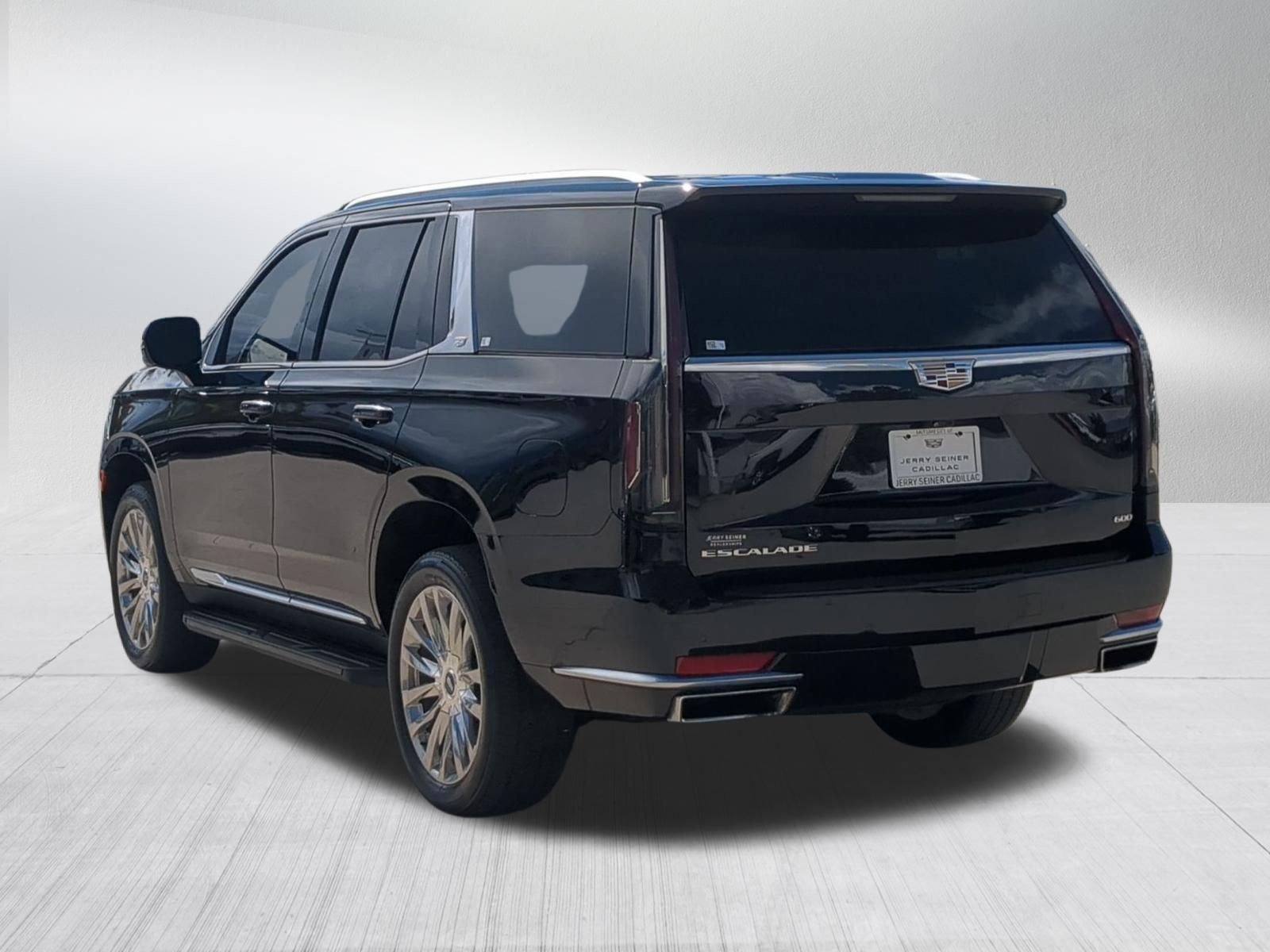 Certified 2023 Cadillac Escalade Premium Luxury AWD/4WD image 4