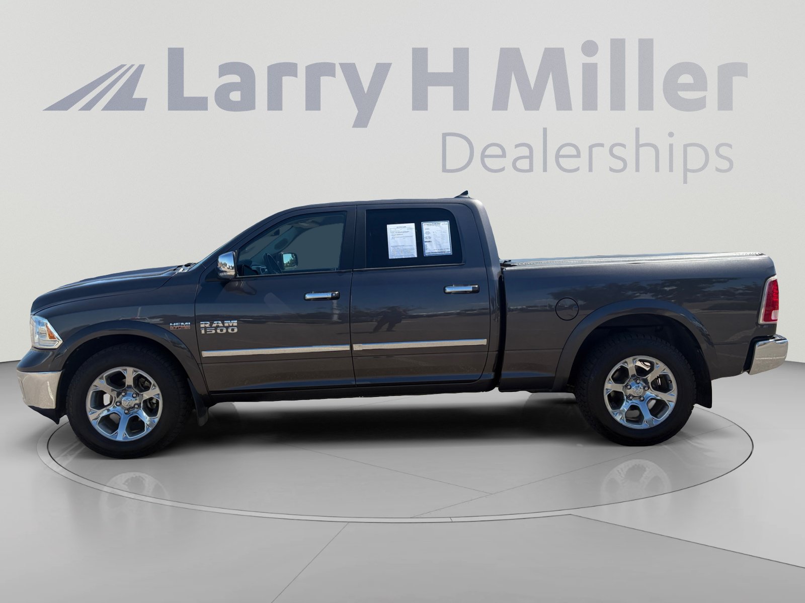 Used 2014 RAM 1500 Laramie w/ Convenience Group AWD/4WD image 3