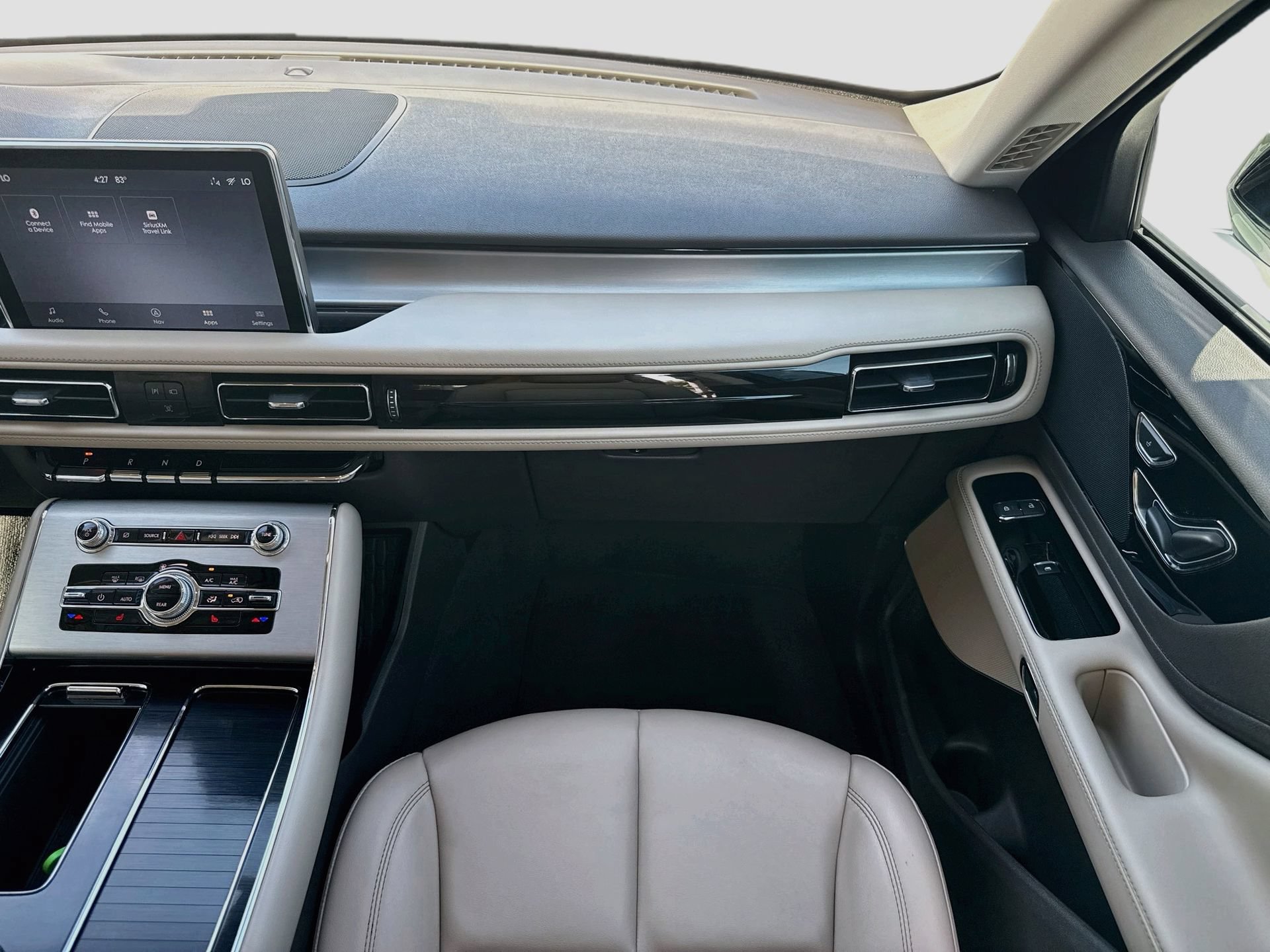 Used 2023 Lincoln Aviator 2WD w/ Premium Package image 19