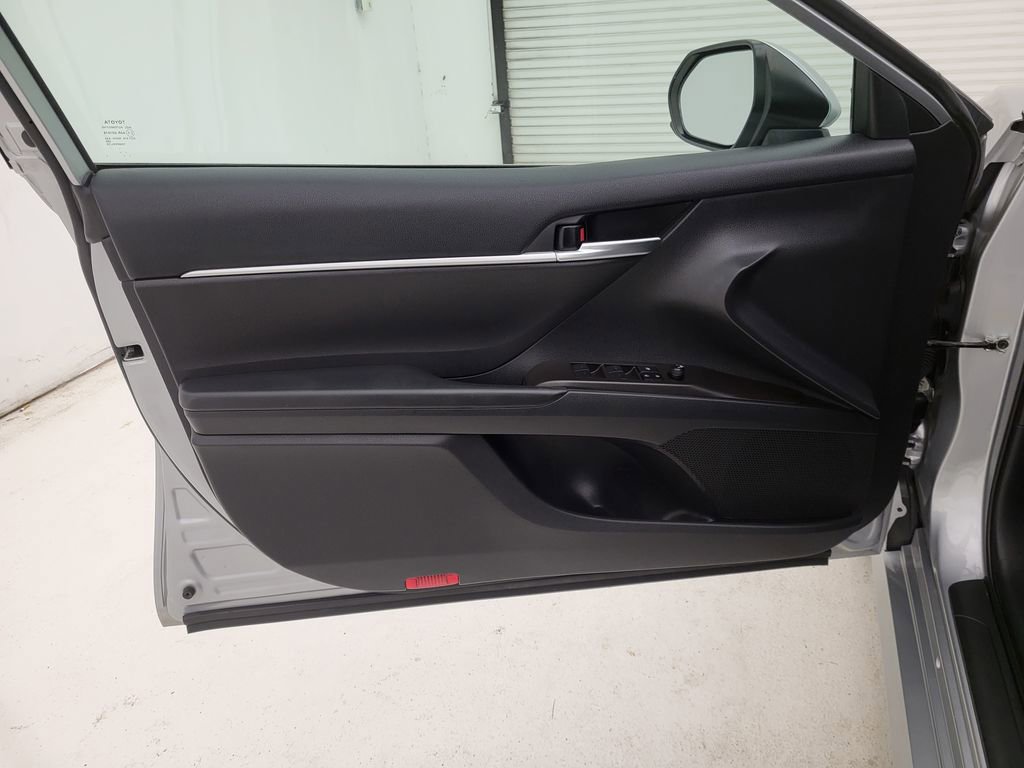 Used 2022 Toyota Camry LE image 23