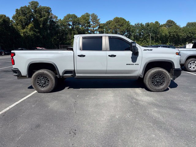 Used 2024 Chevrolet Silverado 2500 ZR2 w/ Technology Package AWD/4WD image 6