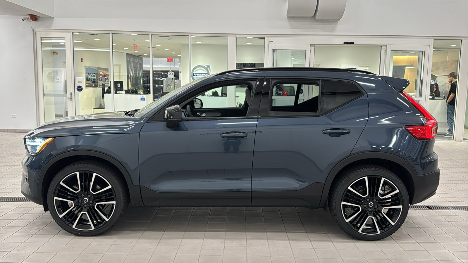 New 2026 Volvo XC40 B5 Ultra w/ Climate Package AWD/4WD image 8