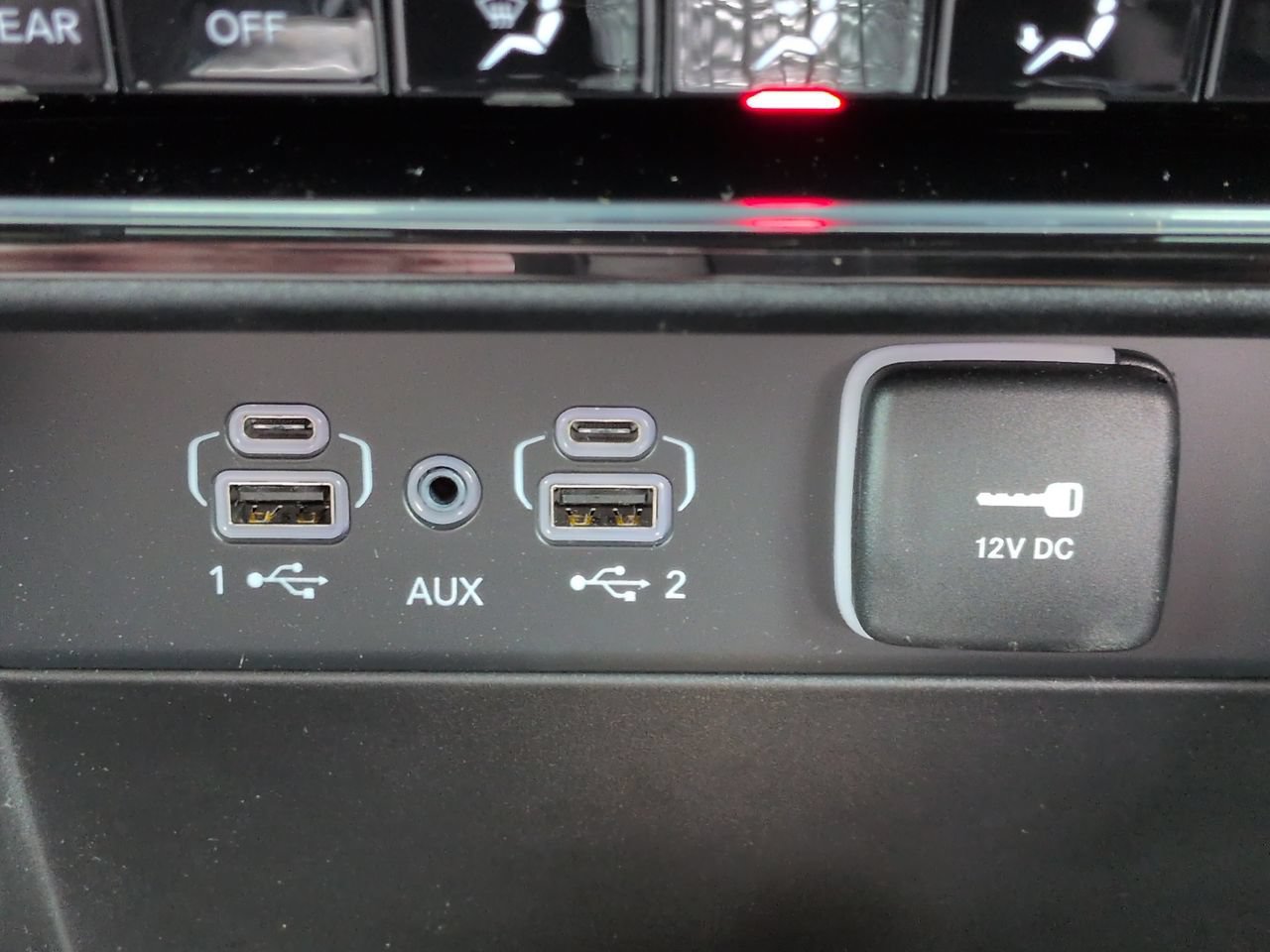 Used 2025 Jeep Grand Cherokee Limited AWD/4WD image 23