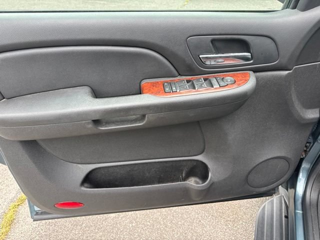 Used 2009 Chevrolet Suburban LT AWD/4WD image 14