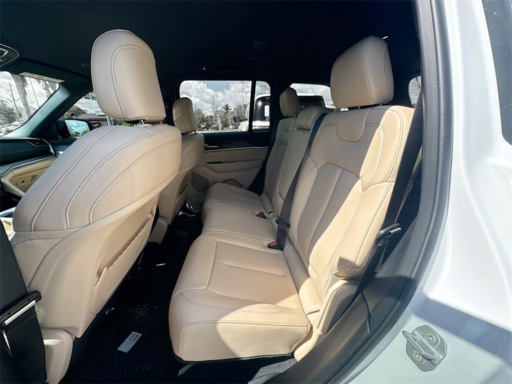 Used 2025 Jeep Grand Cherokee Limited image 26