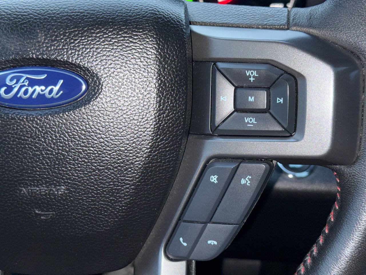 Used 2018 Ford F150 Lariat w/ Equipment Group 502A Luxury AWD/4WD image 40