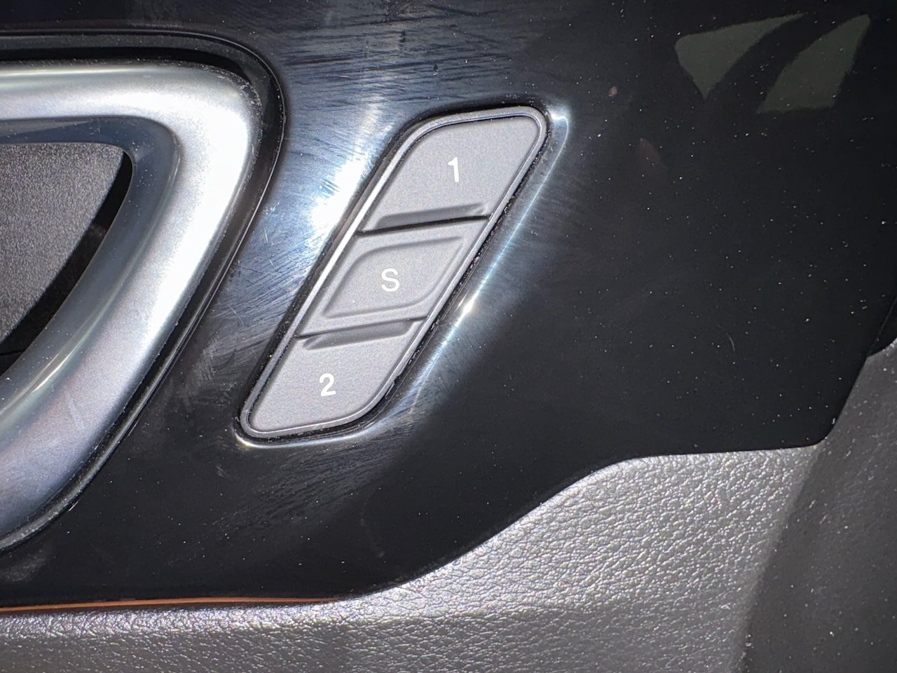 Used 2024 Jeep Compass Limited w/ Elite Group AWD/4WD image 13