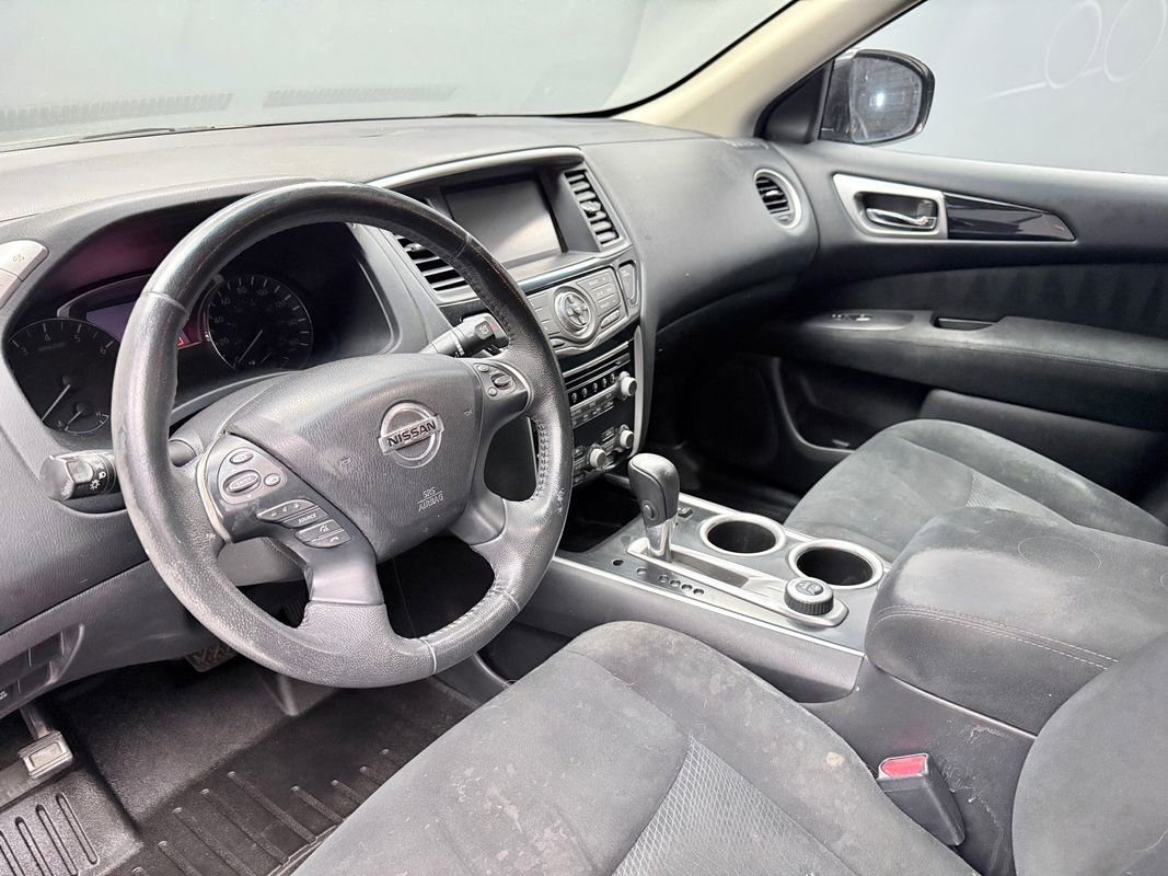 Used 2016 Nissan Pathfinder SV w/ SV Cold Weather Package AWD/4WD image 9