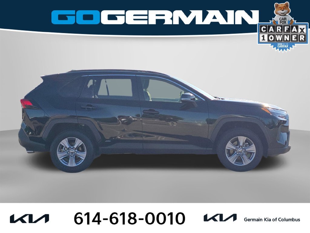 Used 2025 Toyota RAV4 XLE AWD/4WD image 6