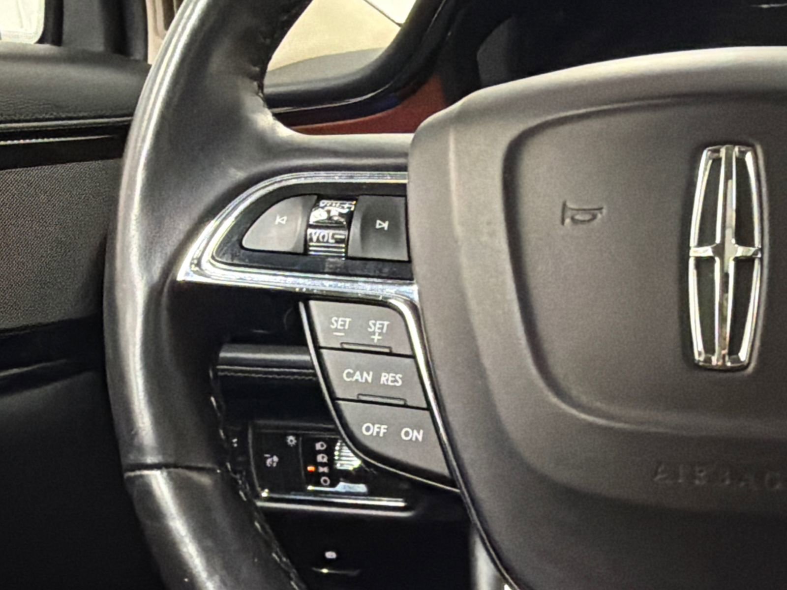 Used 2022 Lincoln Nautilus Reserve FWD image 24