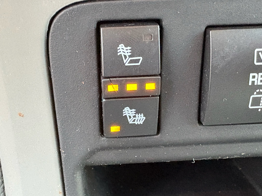 Used 2015 GMC Acadia SLE FWD image 20