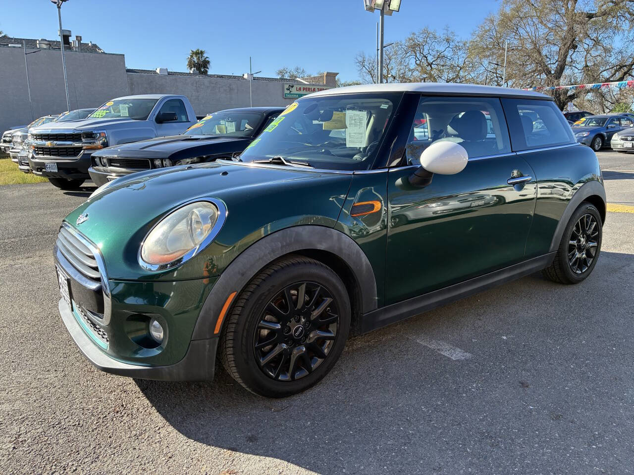 Used 2017 MINI Cooper 2-Door Hardtop image 1